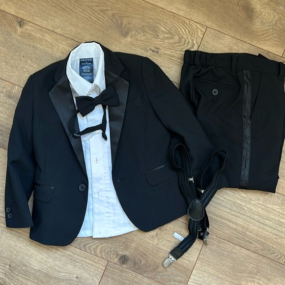 Nautica 5 Piece black Tuxedo. Size 4 - Picture 1 of 3